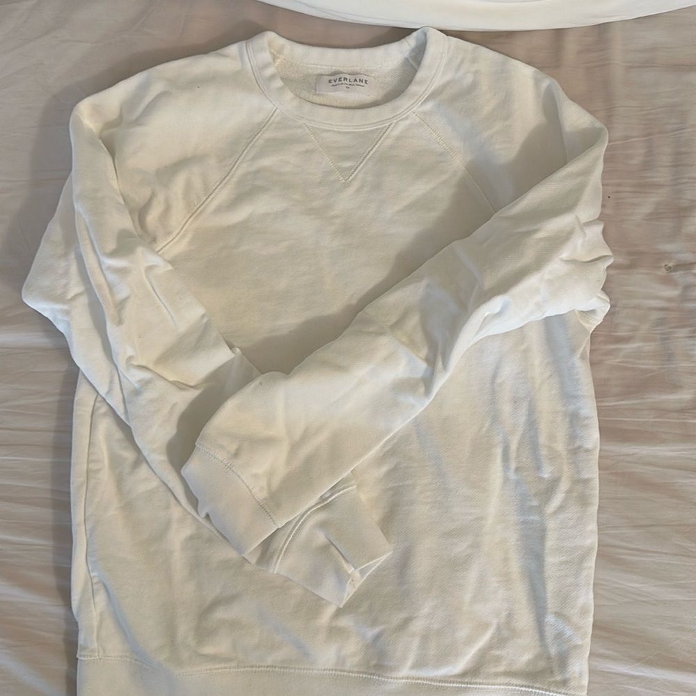 Everlane white sweatshirt in XS with stitching detail